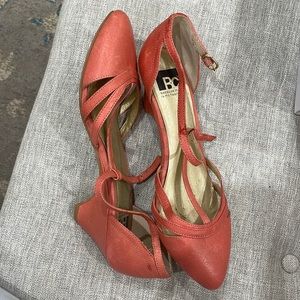 Kitten heel pink shoes with ankle strap